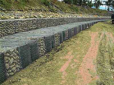 新疆海南海甸岛环岛路石笼网挡墙工程