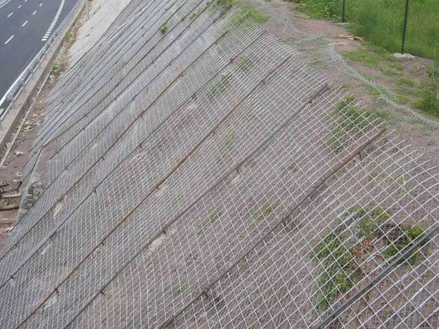 大石桥主动边坡防护网