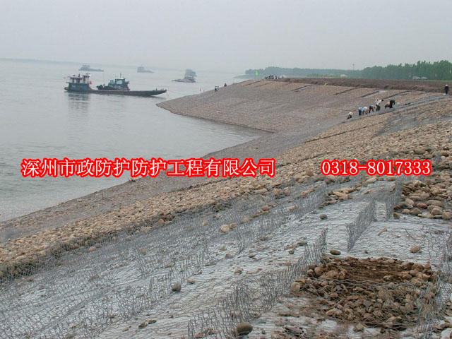 新疆格宾网护岸采用最好材料百年不锈在鱼梁洲洲滩应用